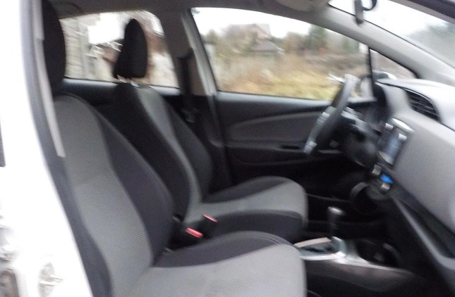 Toyota Yaris cena 26900 przebieg: 133543, rok produkcji 2016 z Pszów małe 277